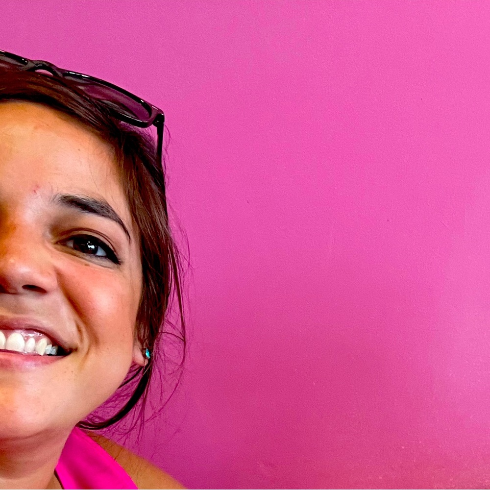 Meet your Posher, Lara